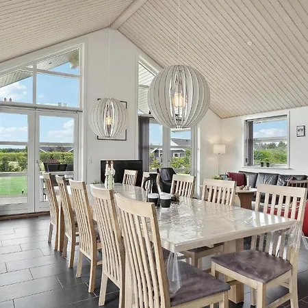 Holiday home 4 Bedroom Cozy In Hadsund