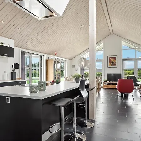 4 Bedroom Cozy In * Hadsund