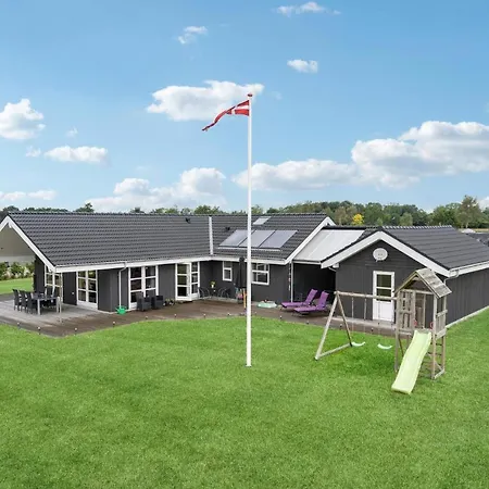 Holiday home 4 Bedroom Cozy In *