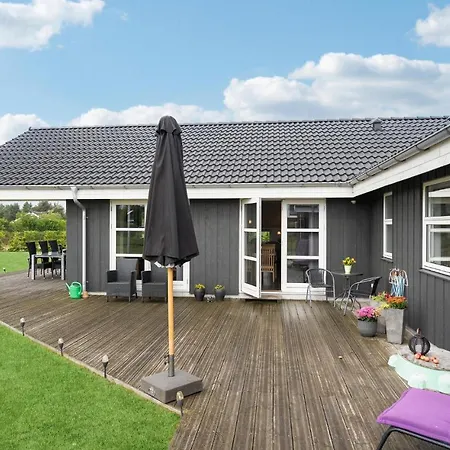 Holiday home 4 Bedroom Cozy In