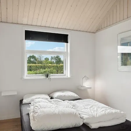Holiday home 4 Bedroom Cozy In *